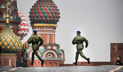 Russian soldiers in Moscow's Red Square before a ceremony marking the annexation of Ukrainian lands to Russia in September 2022