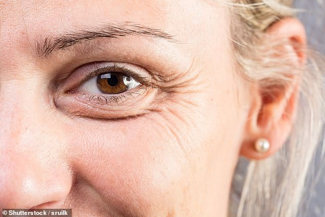 Tiny high tech plug to soothe dry eyes