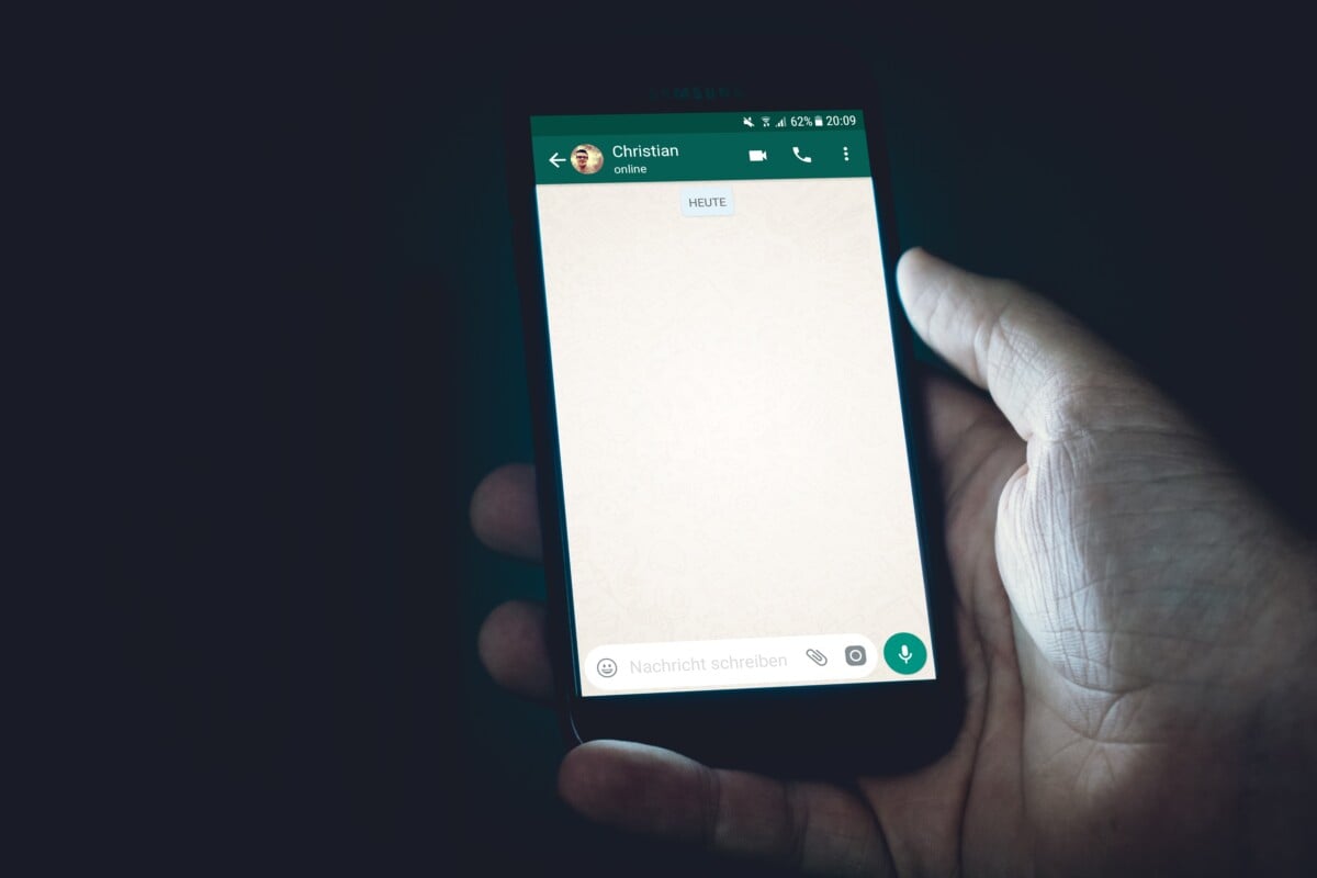 WhatsApp How to Keep Your Most Private Chats Hidden