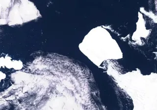 Antarctica: The world's largest iceberg is moving for the first time in 30 years!